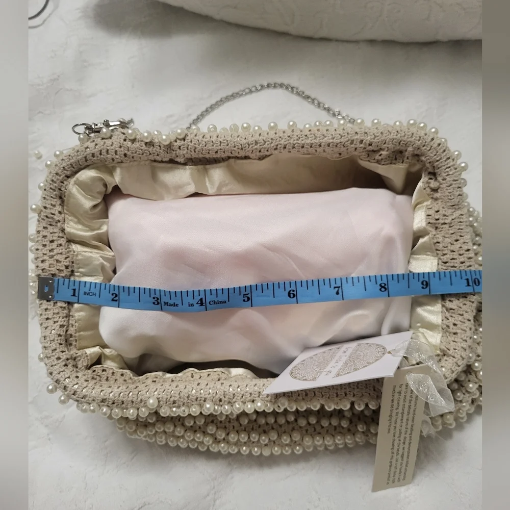 Elegant Cream Beaded Clutch with Curved Frame - Picture 11 of 15